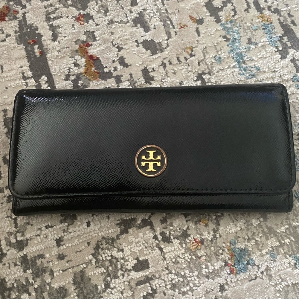 Tory Burch black patent leather wallet